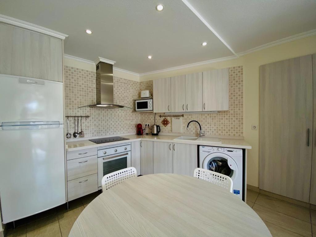 Cozy Seaside Apartment 215 In Parque Santiago 2 Playa de las Americas (Tenerife) Exterior foto